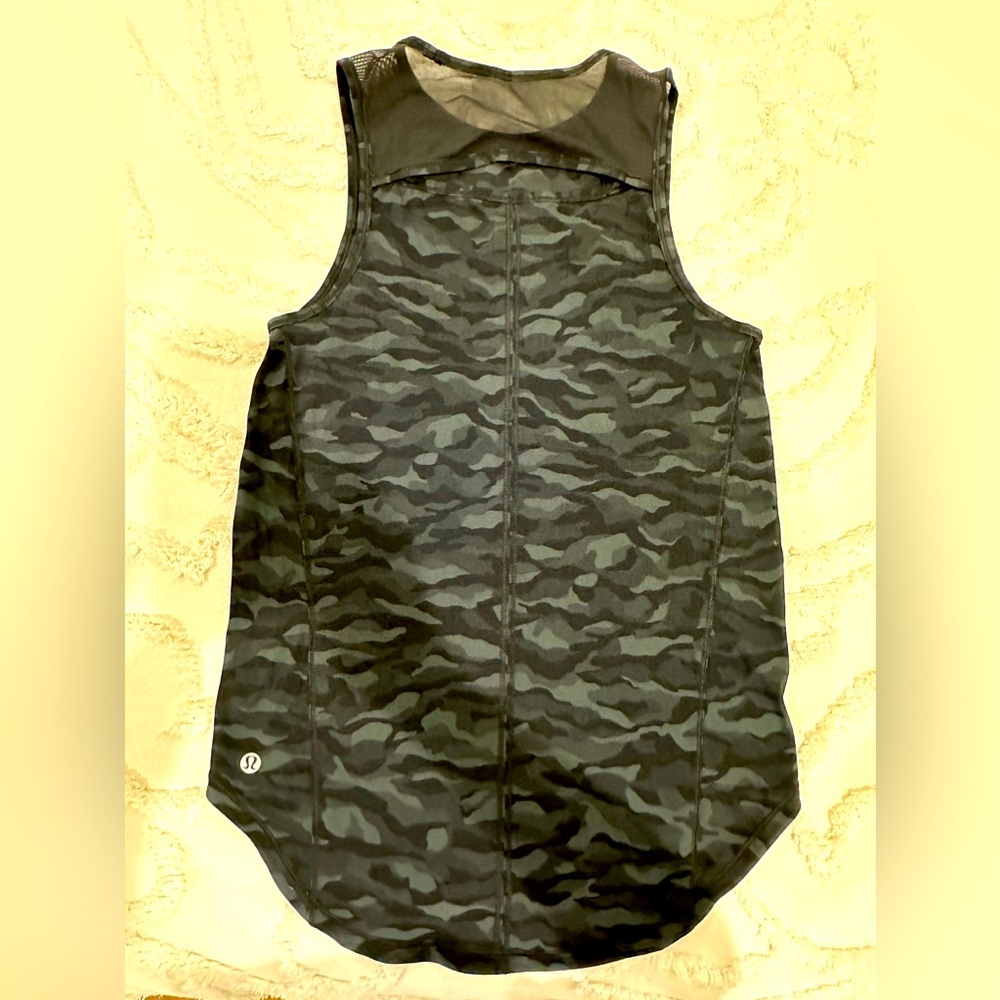 Black camo, Lululemon tank top size 4